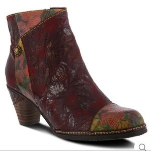 NWOB L'Artiste Style: Waterlily Boots